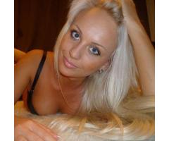 Piękna Blondyneczka